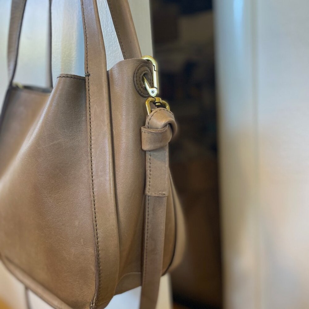 Beautiful J. Crew Leather Shoulder and Handbag. - Picture 4 of 15